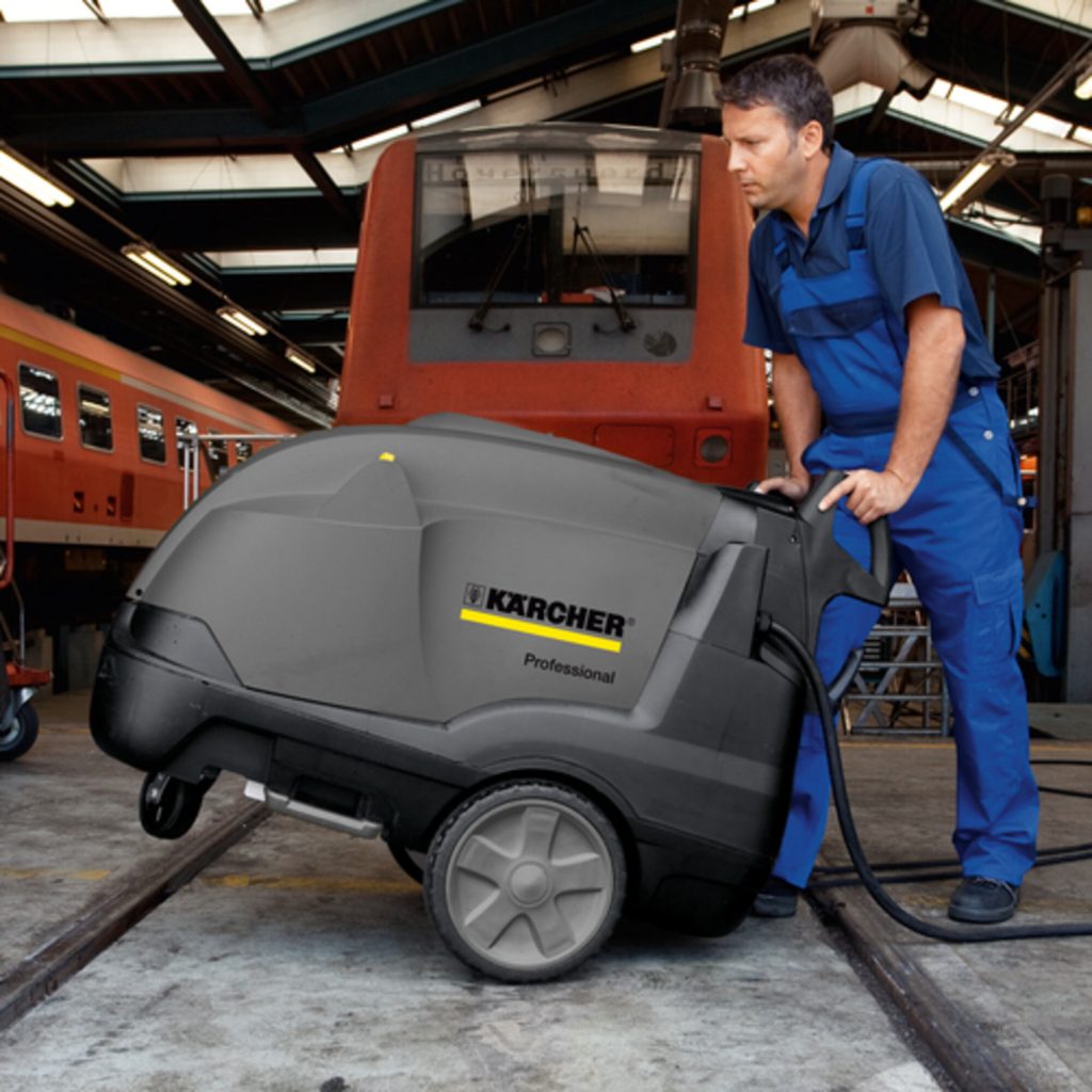Fregadora industrial de suelos Eficca para naves y superficies comerciales